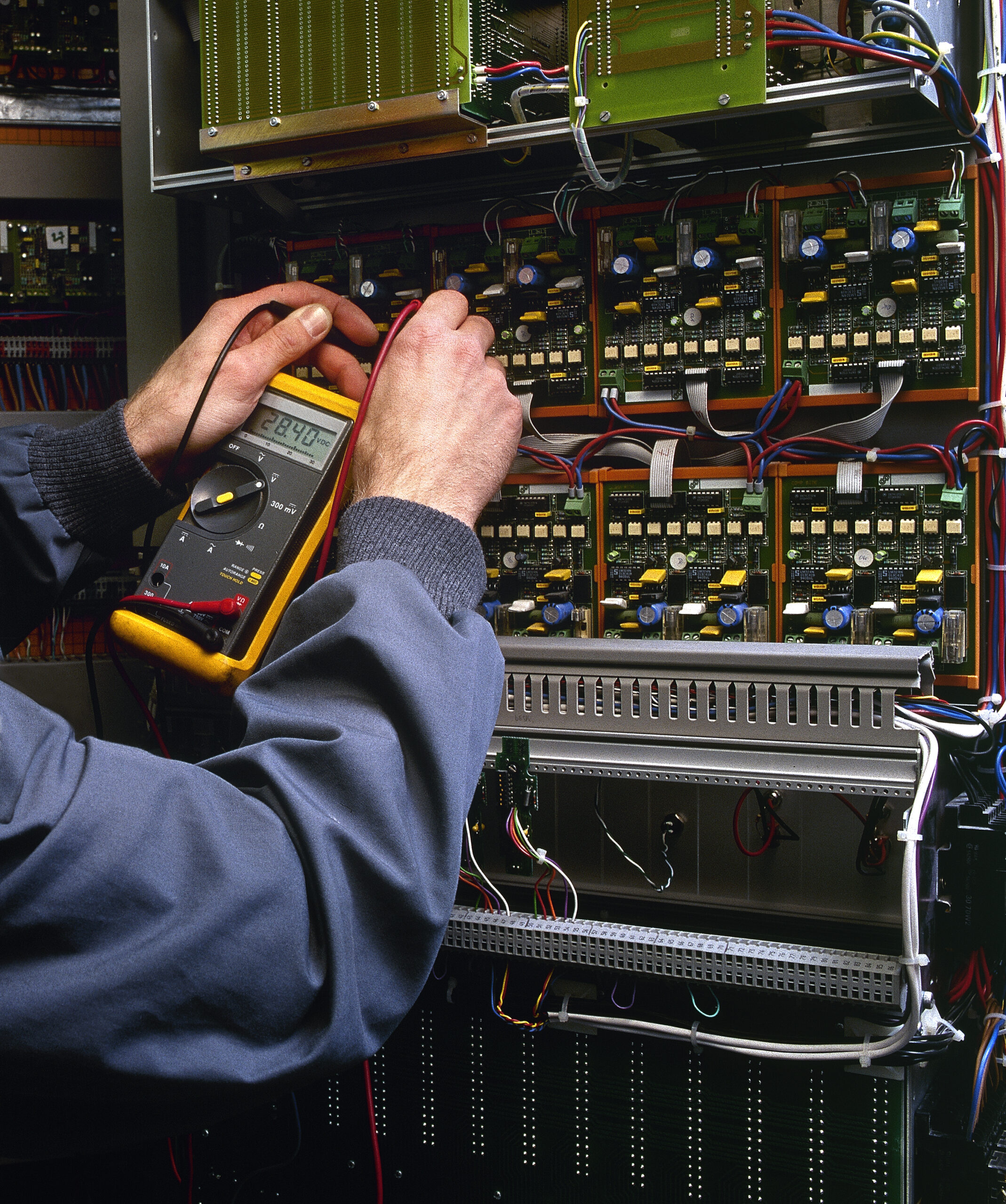 electrician testing for common electrical issues